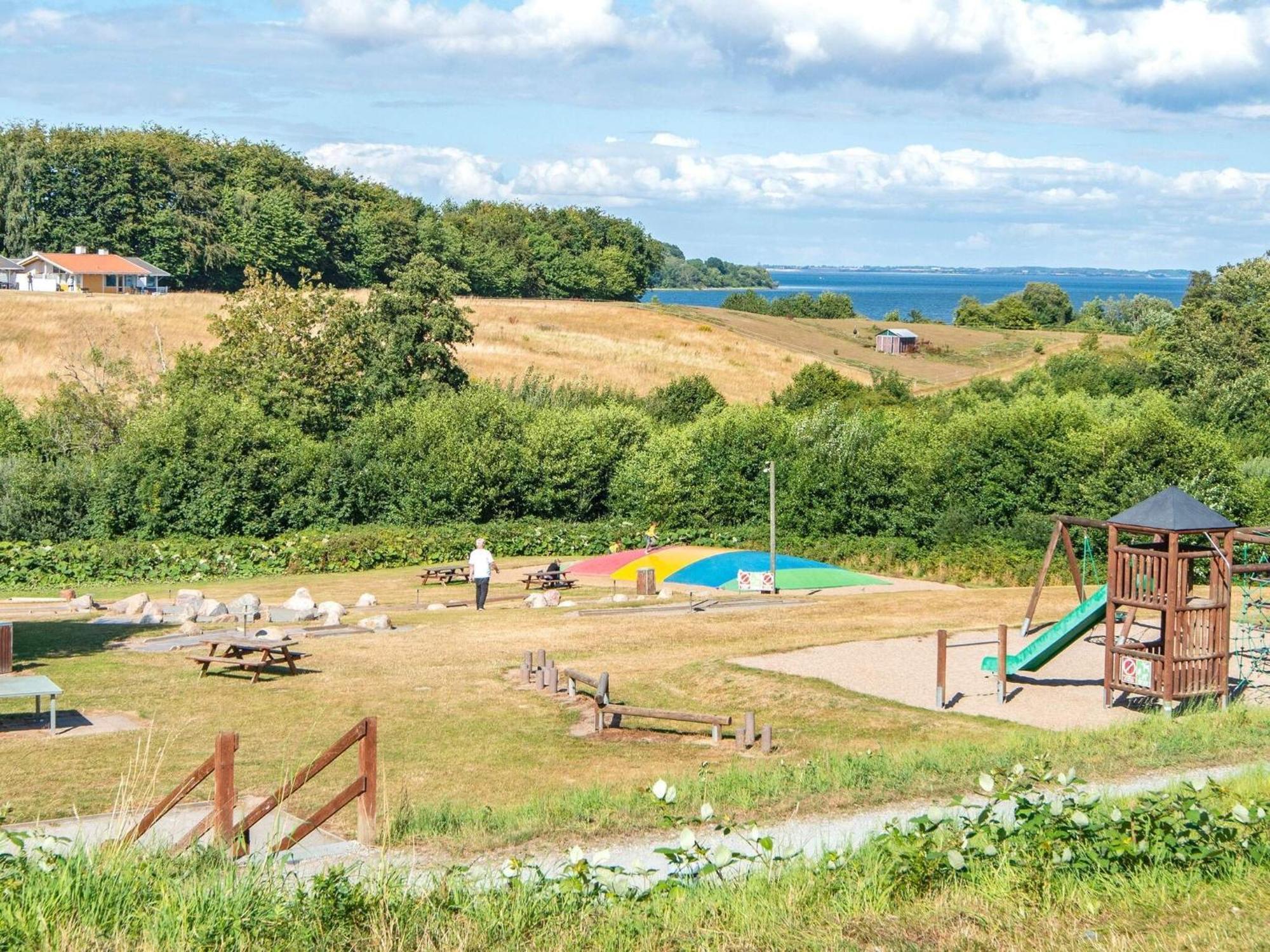 5 Person Holiday Home On A Holiday Park In Обенро Экстерьер фото